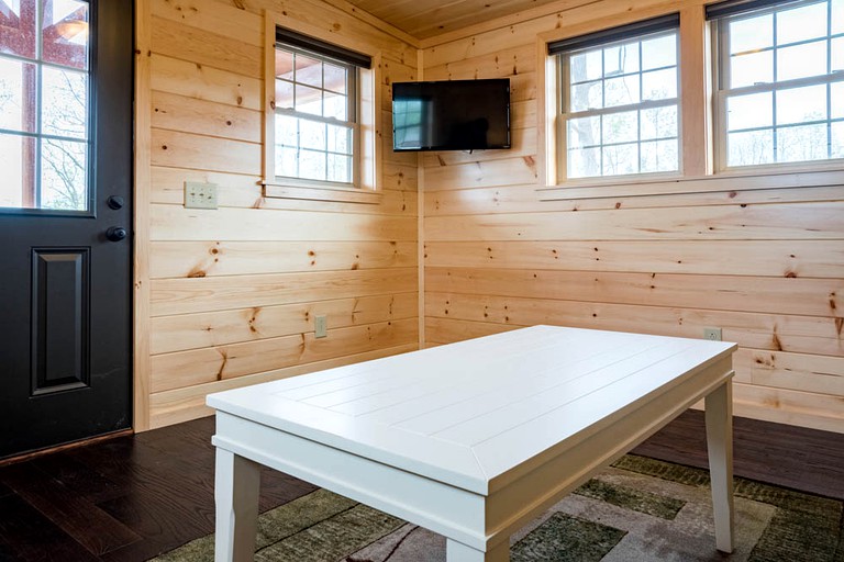 Cabins (Hector, New York, United States)