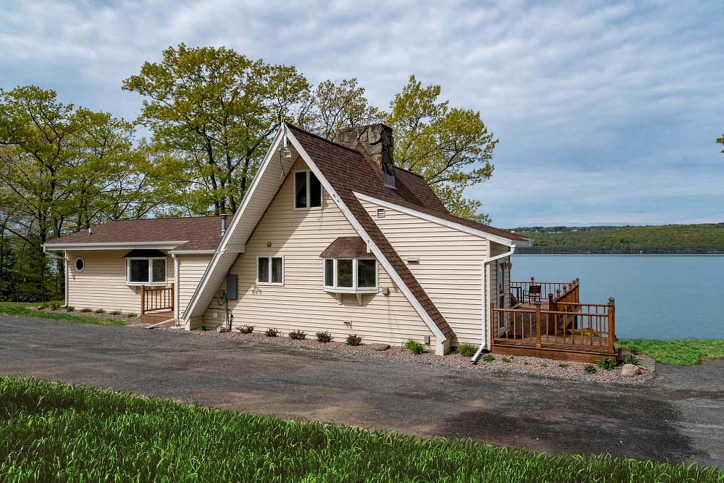 Single Island Shore, Cottages 33431, Hector, United States of America