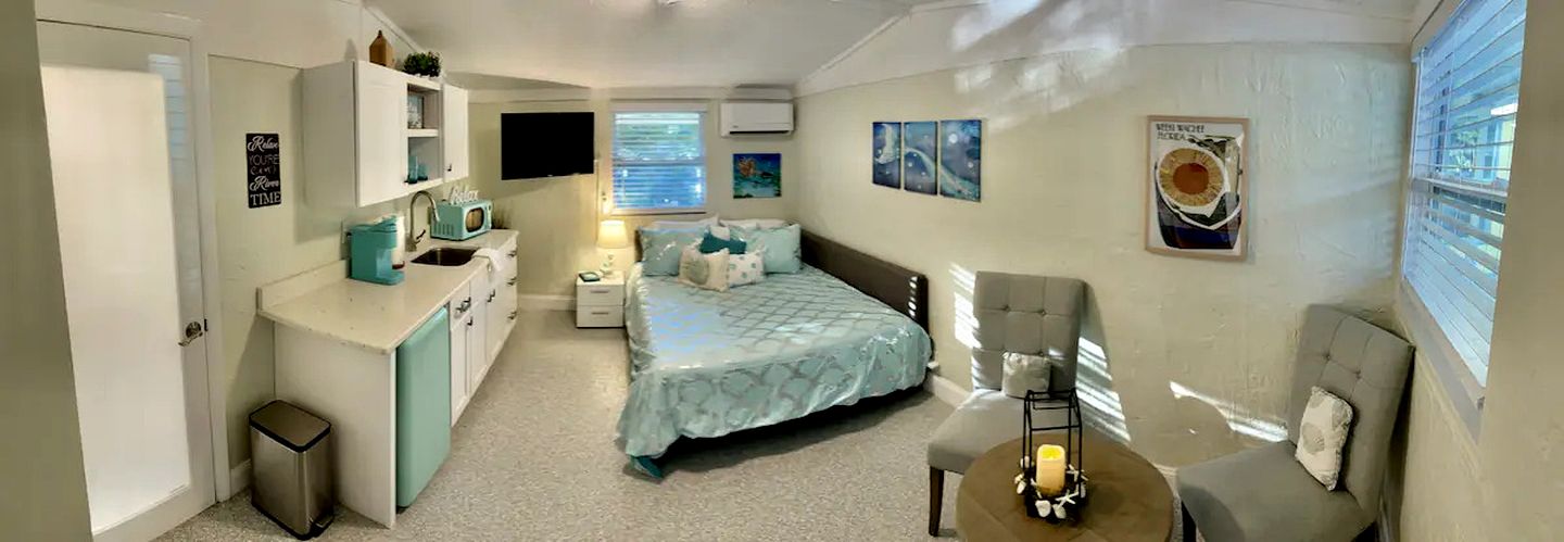 Gorgeous Cottage with Amazing River Sights in Weeki Wachee, Florida