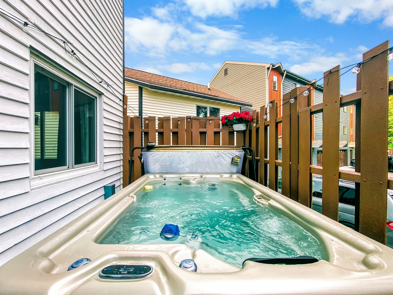 Charming Sister Bay Vacation Home with Hot Tub, Steps from Beach & Downtown, Wisconsin