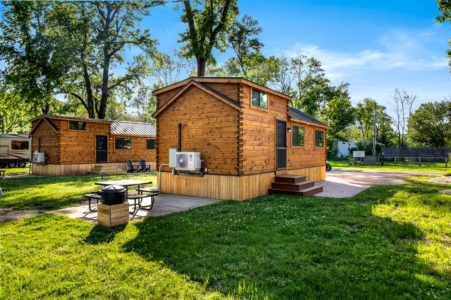 Stunning Rustic Wooden Cabin in Branson, Missouri
