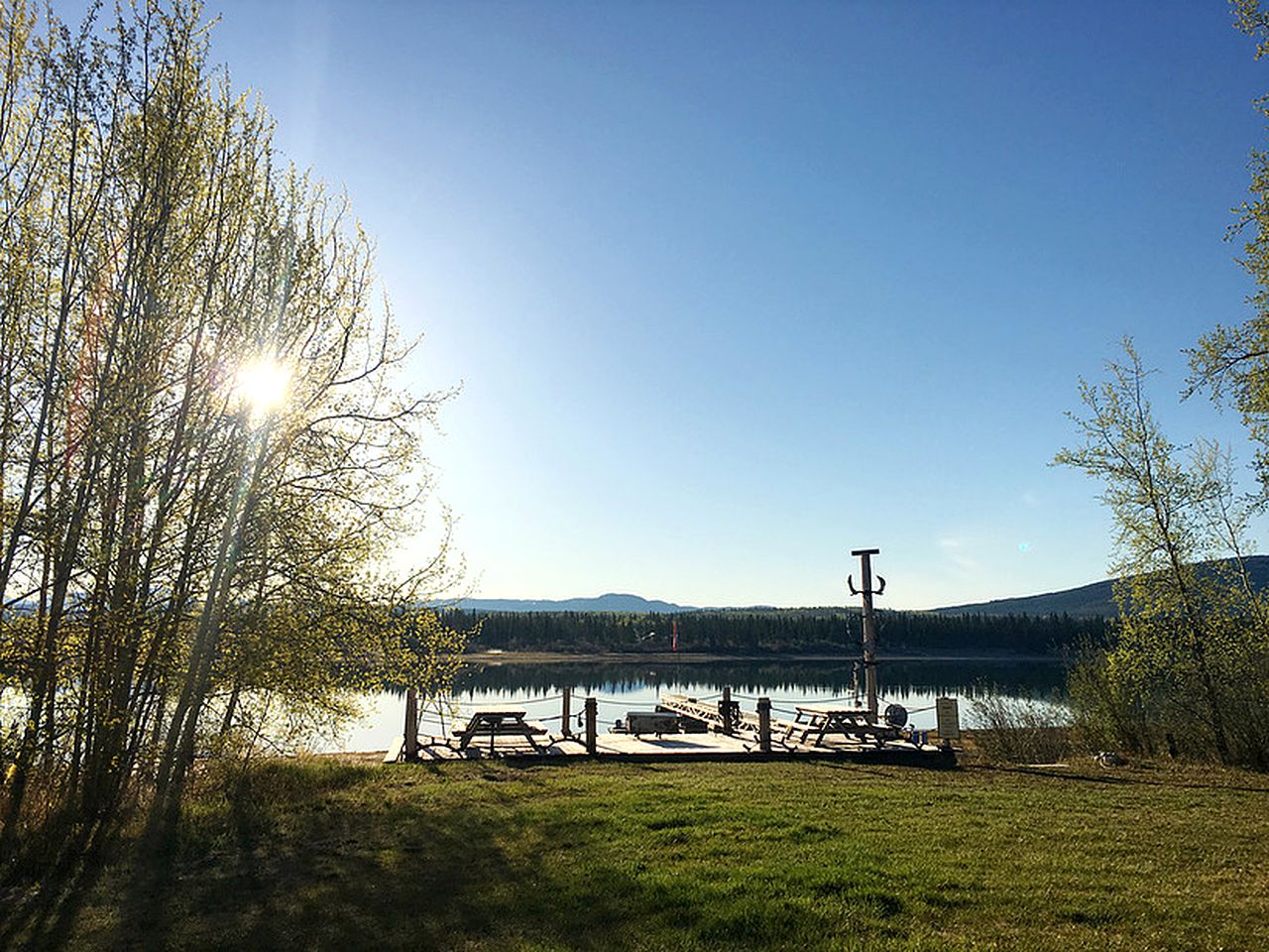 Pet-Friendly Bed and Breakfast Suite on the Tagish River in Tagish, Yukon