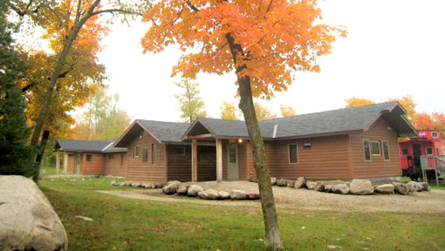 Deluxe Cabin Ideal for Eco-Tourism near Moorhead, Minnesota