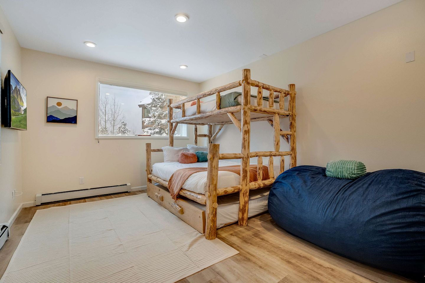 Stunning Cabin with Sauna, Game Room, and Spectacular Views for a Luxurious Escape in Nature in Breckenridge, Colorado