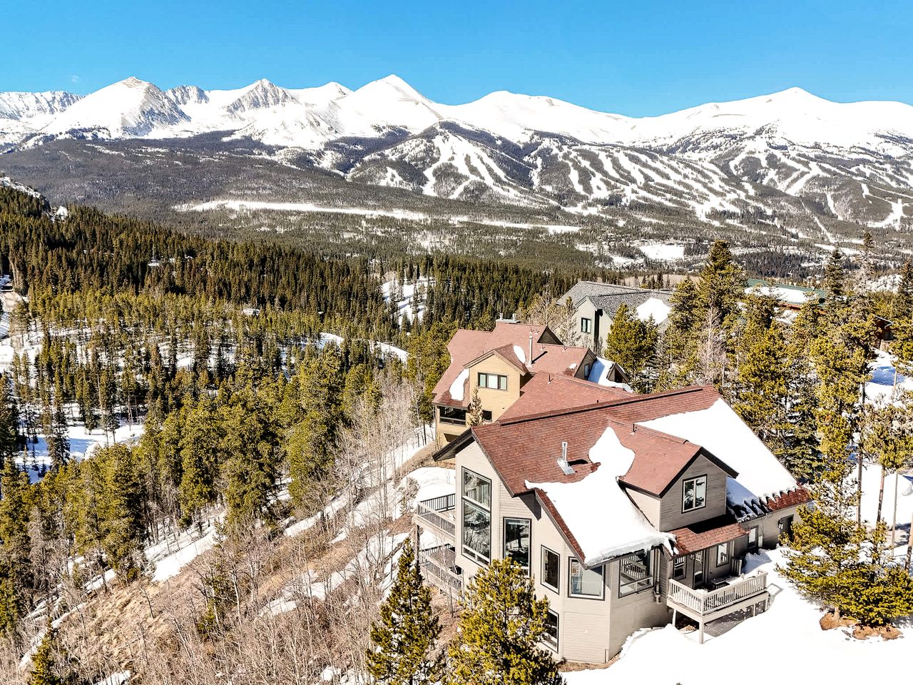 Stunning Cabin with Sauna, Game Room, and Spectacular Views for a Luxurious Escape in Nature in Breckenridge, Colorado