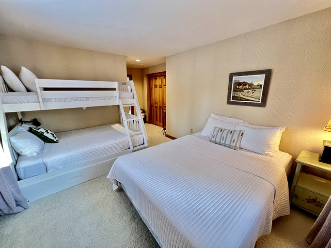 Cottages (United States of America, Stratton, Vermont)