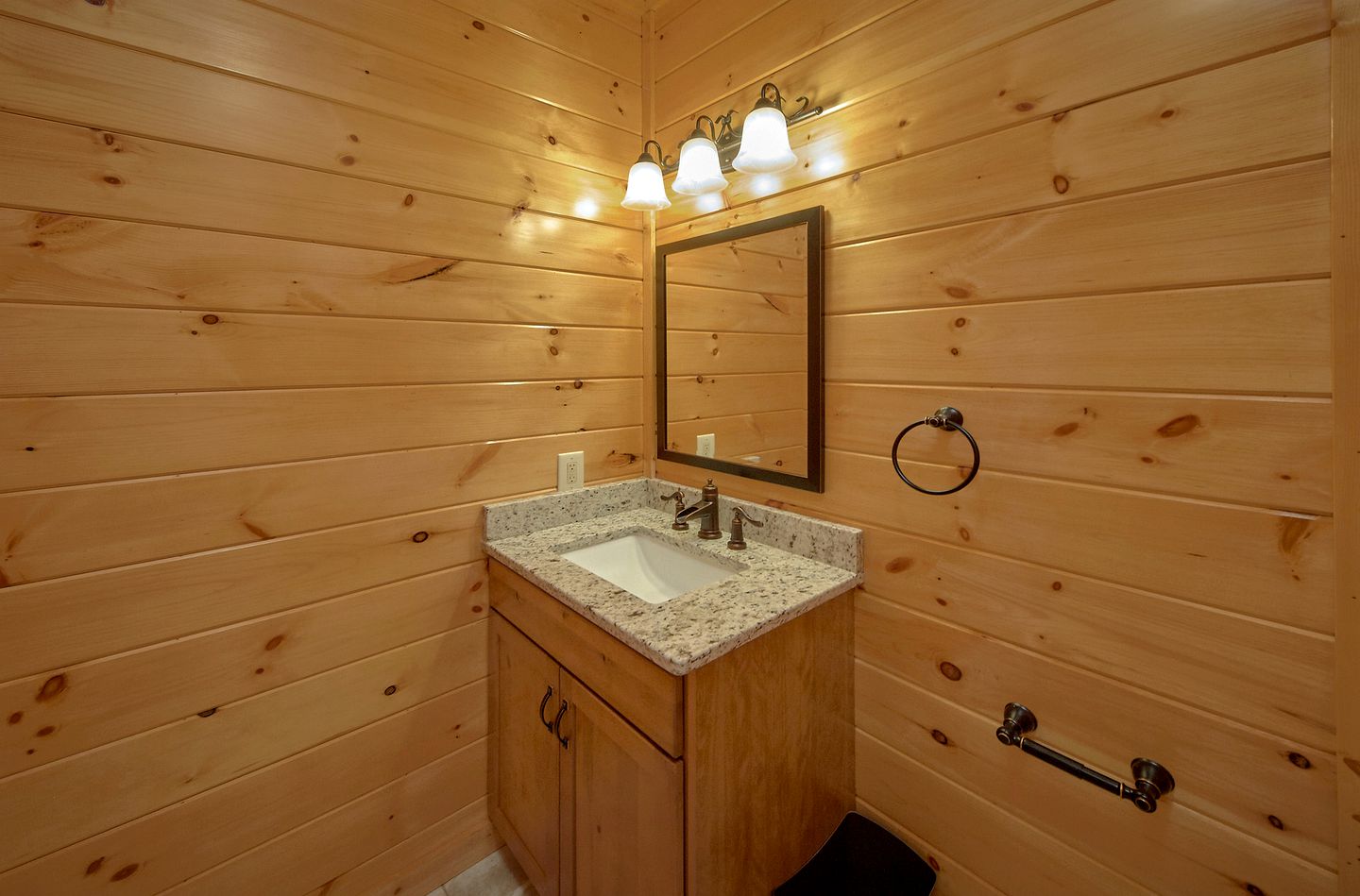 Gatlinburg Vacation Rental with Stunning Mountain Views for Group Glamping Vacations in Tennessee