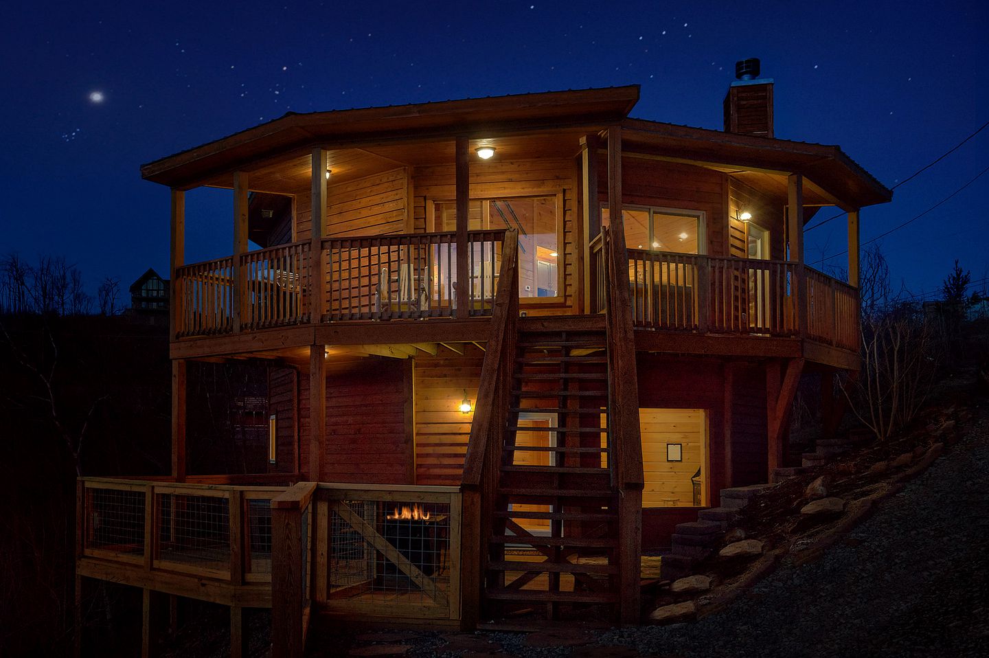 Gatlinburg Vacation Rental with Stunning Mountain Views for Group Glamping Vacations in Tennessee