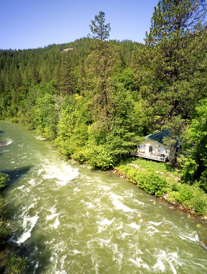 Spectacular Cottage with Nice Sights in Castella, California
