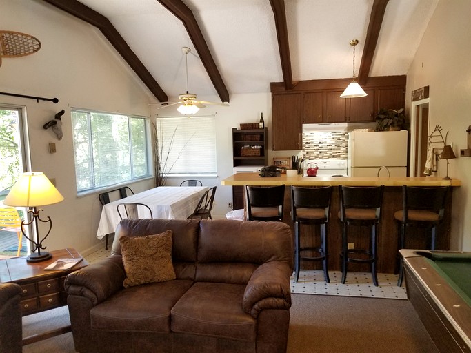 Cottages (United States of America, Castella, California)