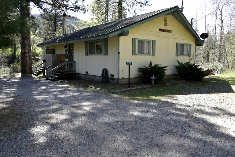 Cottages (United States of America, Castella, California)