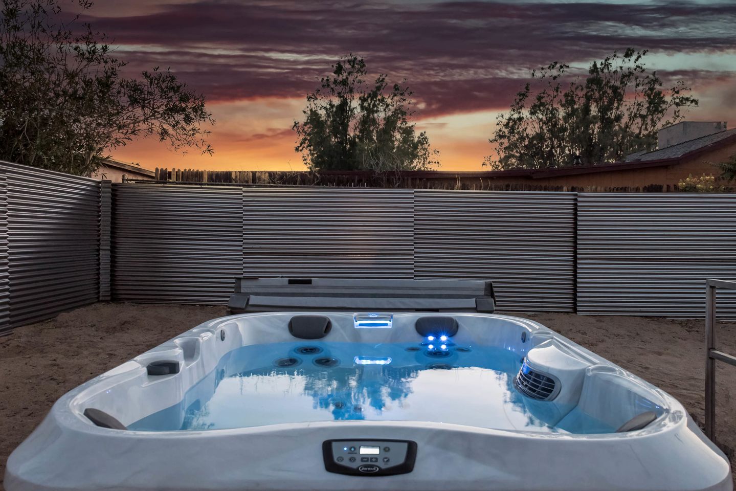 Stunning Vacation Rental with Hot-tub, Bocce Ball Court and Barbecue in Joshua Tree, California
