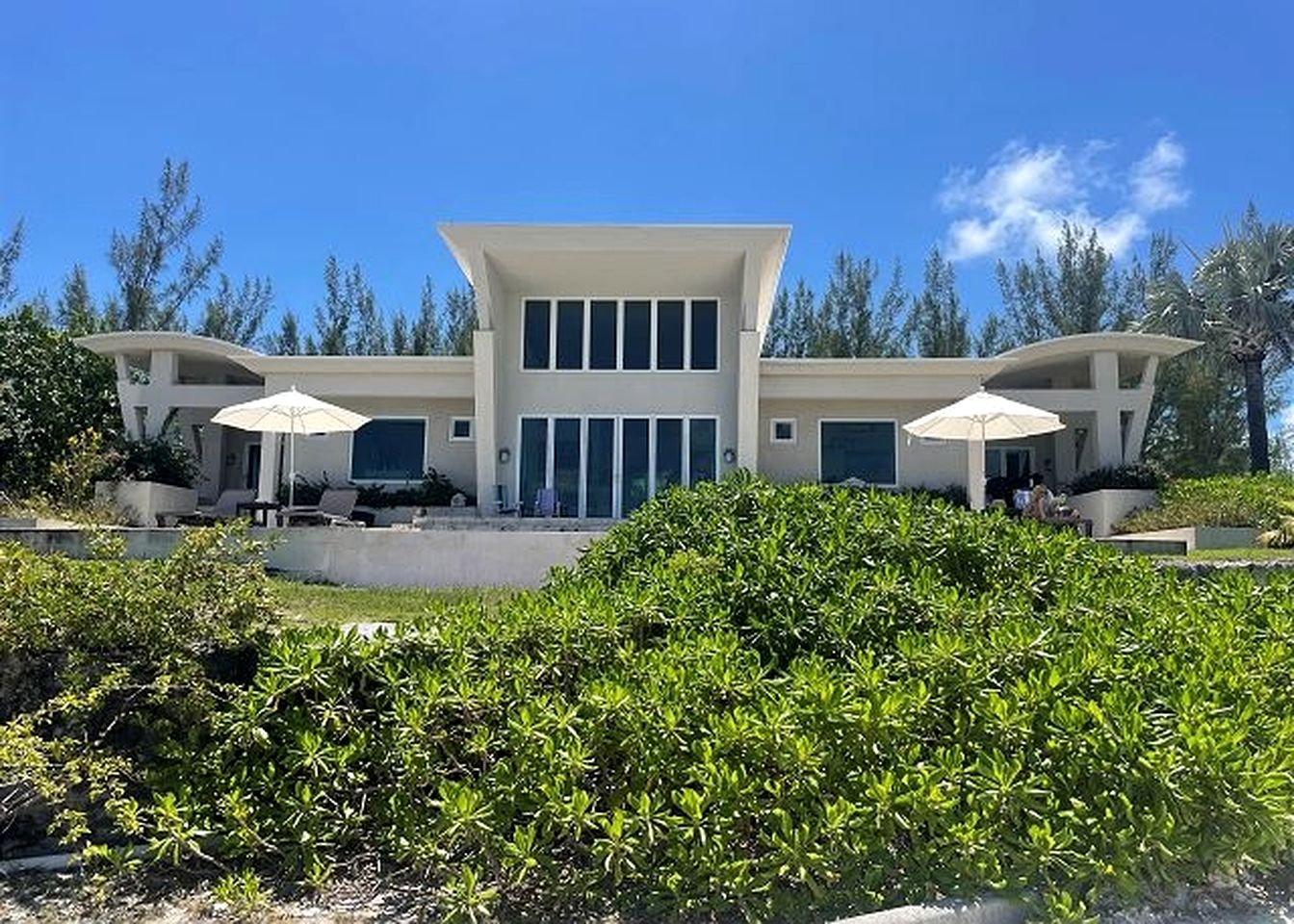 Luxurious Oceanview Villa with Pool and Beach Access in Sky Beach Club, Governor's Harbour, Bahamas