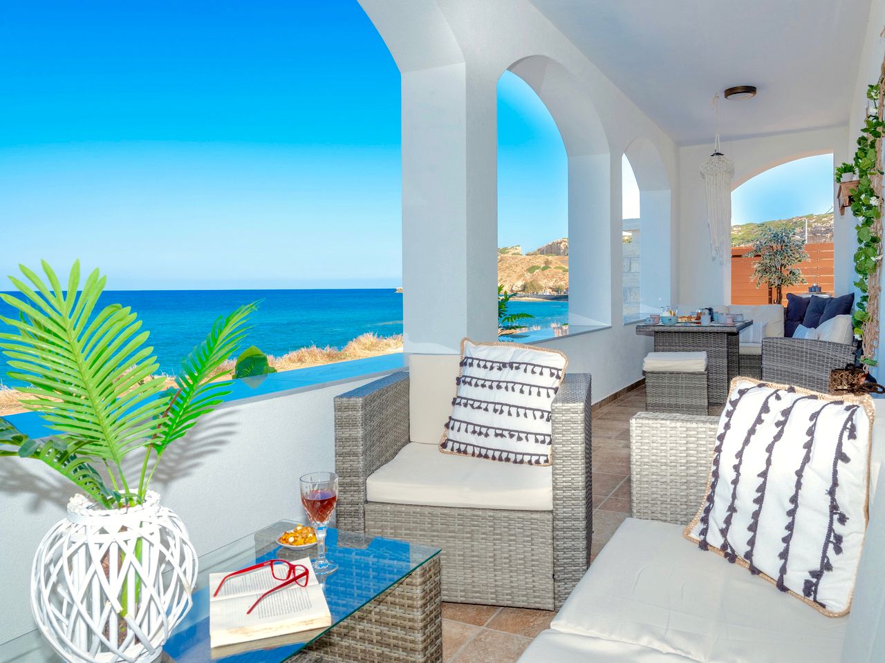 Stunning Oceanfront Villa, Perfect for a Greek Getaway