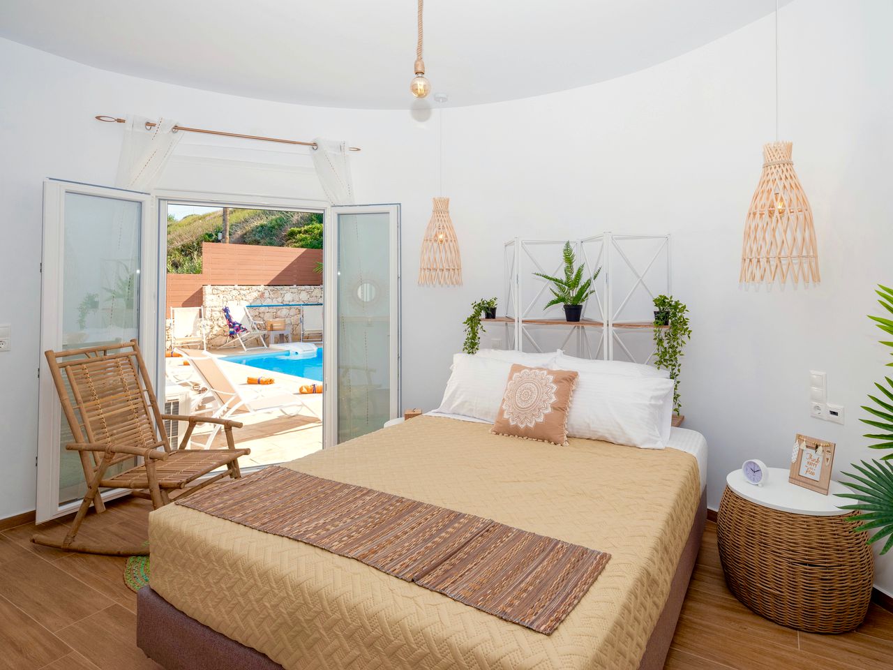 Stunning Oceanfront Villa, Perfect for a Greek Getaway