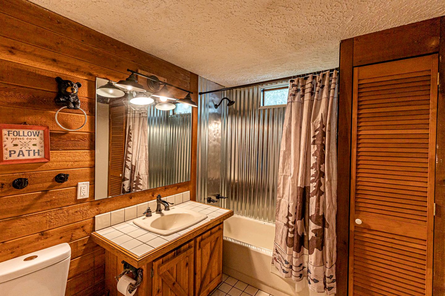 Mountain Majesty: Cabin in Bryson City with Panoramic Ridge Views