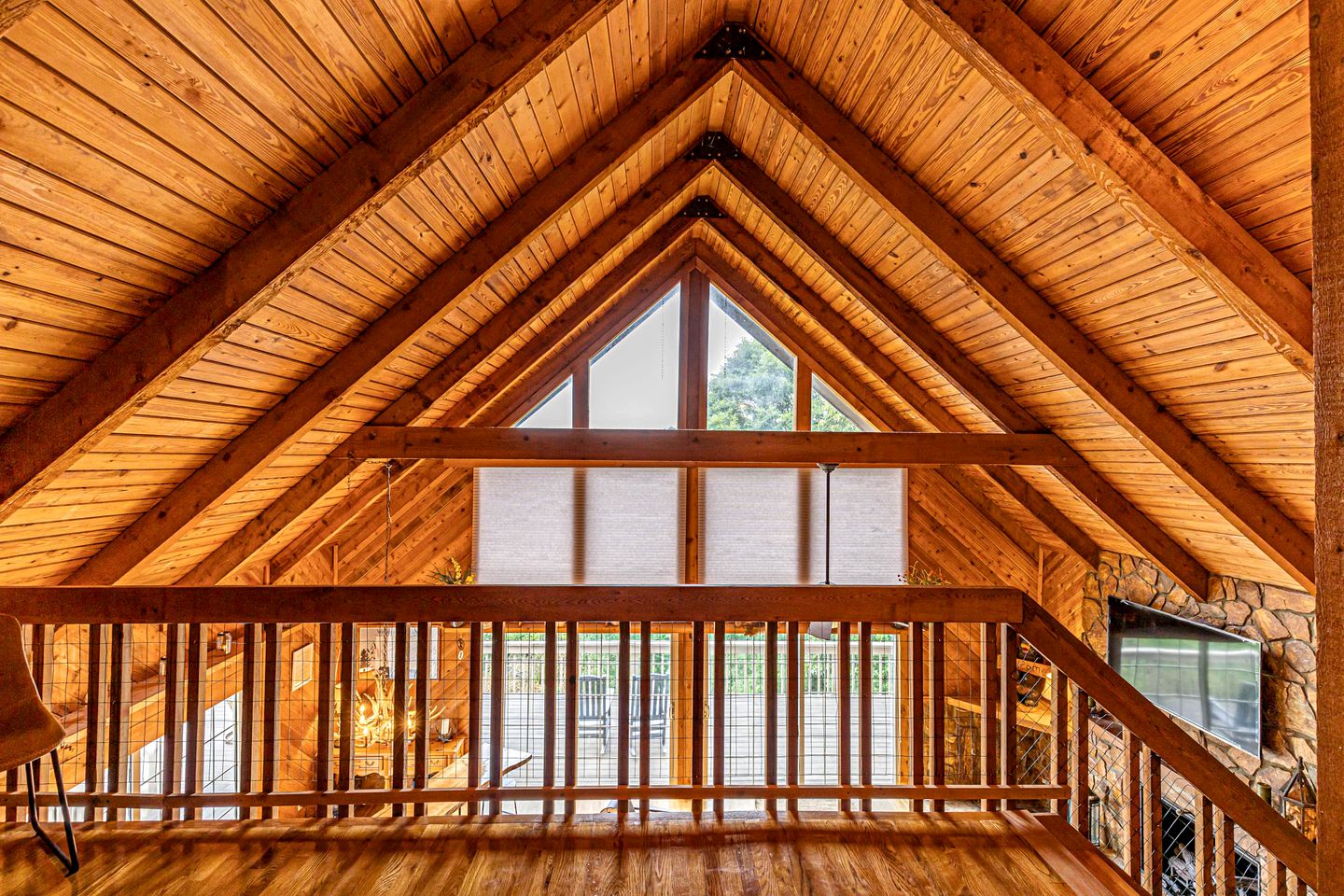 Mountain Majesty: Cabin in Bryson City with Panoramic Ridge Views