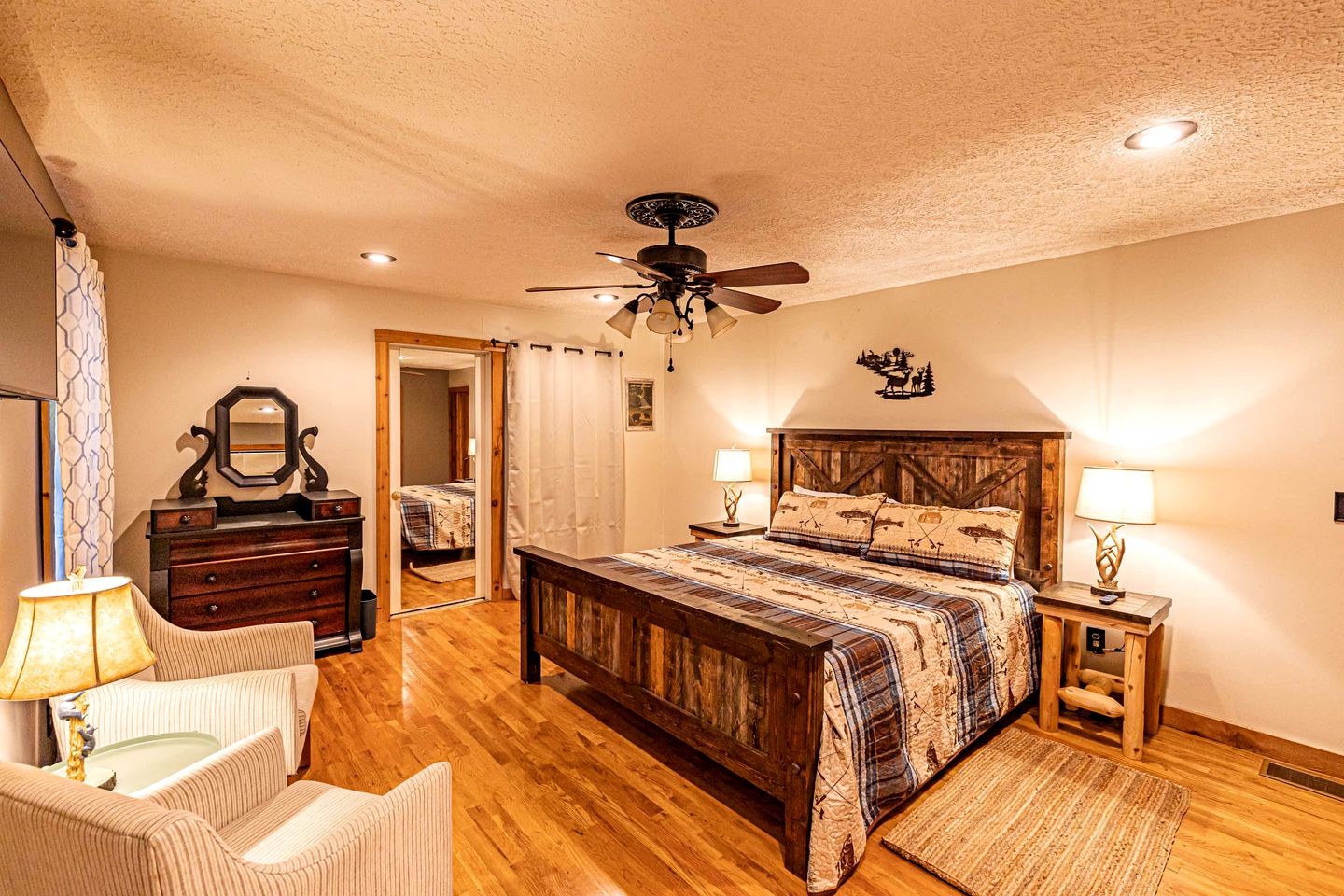 Mountain Majesty: Cabin in Bryson City with Panoramic Ridge Views