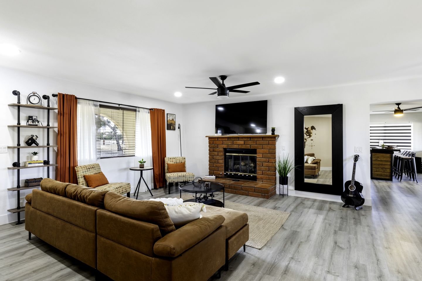 Stunning Cottage with Hot-tub and Fireplace in Yucca Valley, California