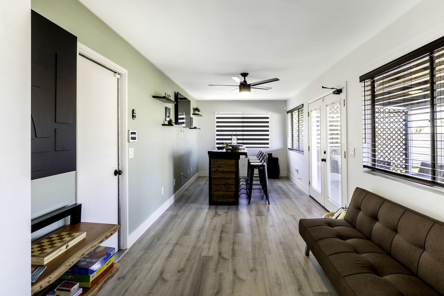 Stunning Cottage with Hot-tub and Fireplace in Yucca Valley, California