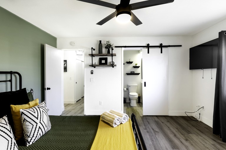 Cottages (United States of America, Yucca Valley, California)