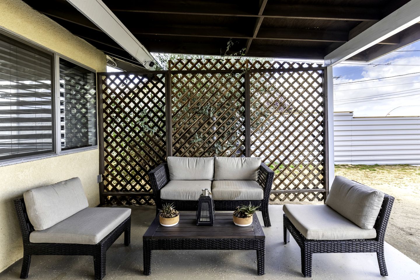 Stunning Cottage with Hot-tub and Fireplace in Yucca Valley, California