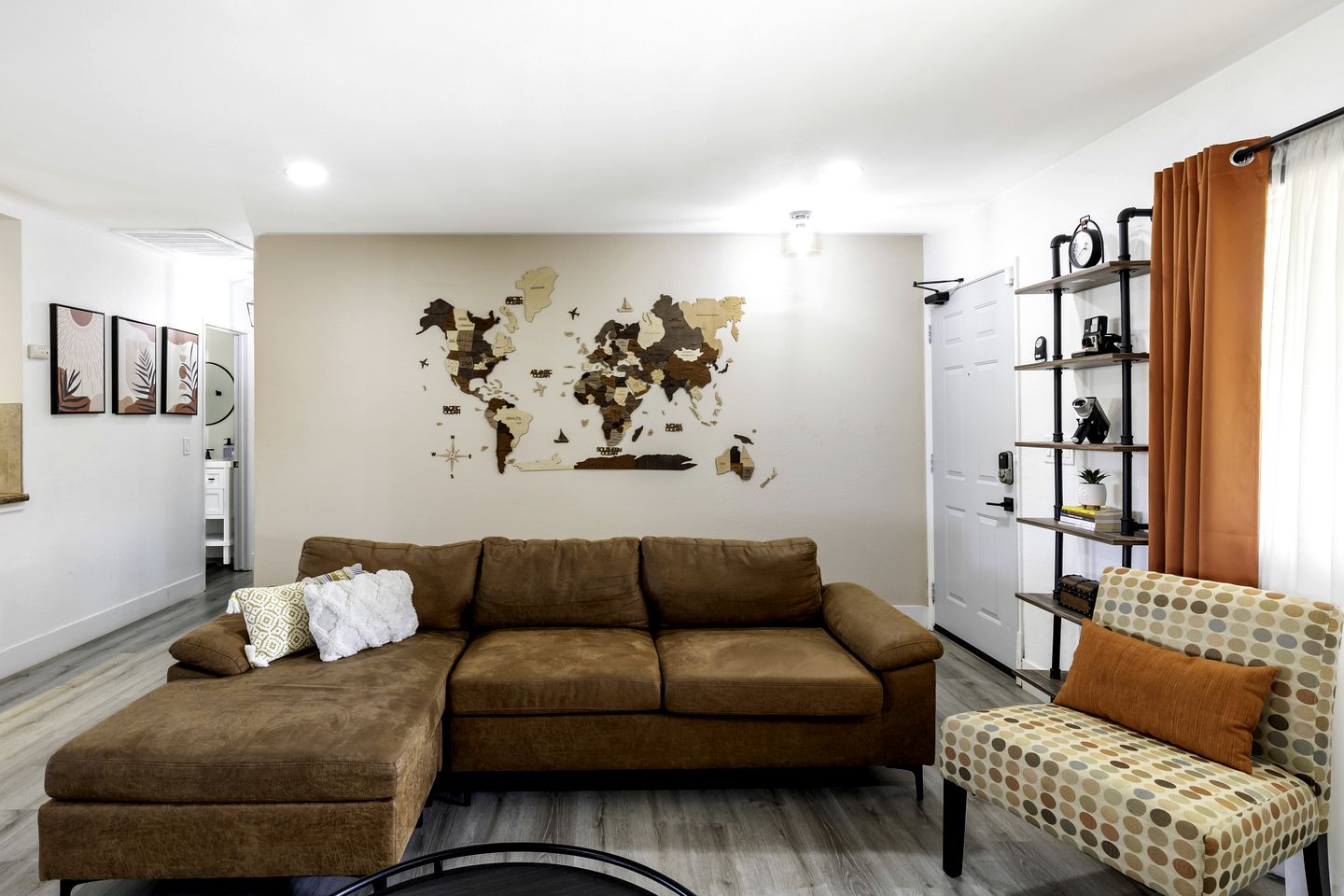 Stunning Cottage with Hot-tub and Fireplace in Yucca Valley, California