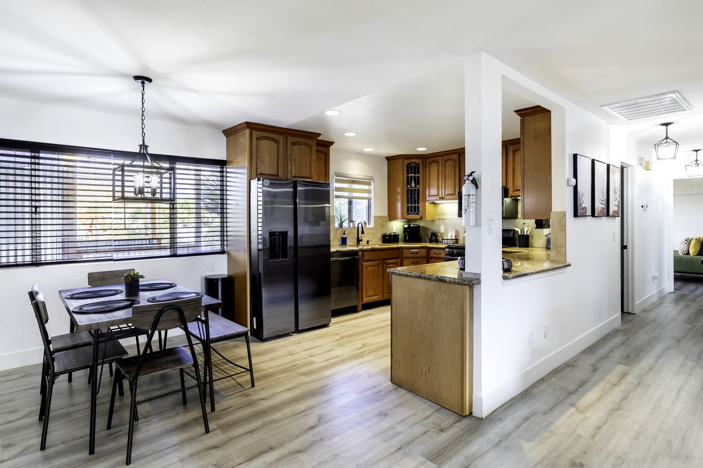 Stunning Cottage with Hot-tub and Fireplace in Yucca Valley, California