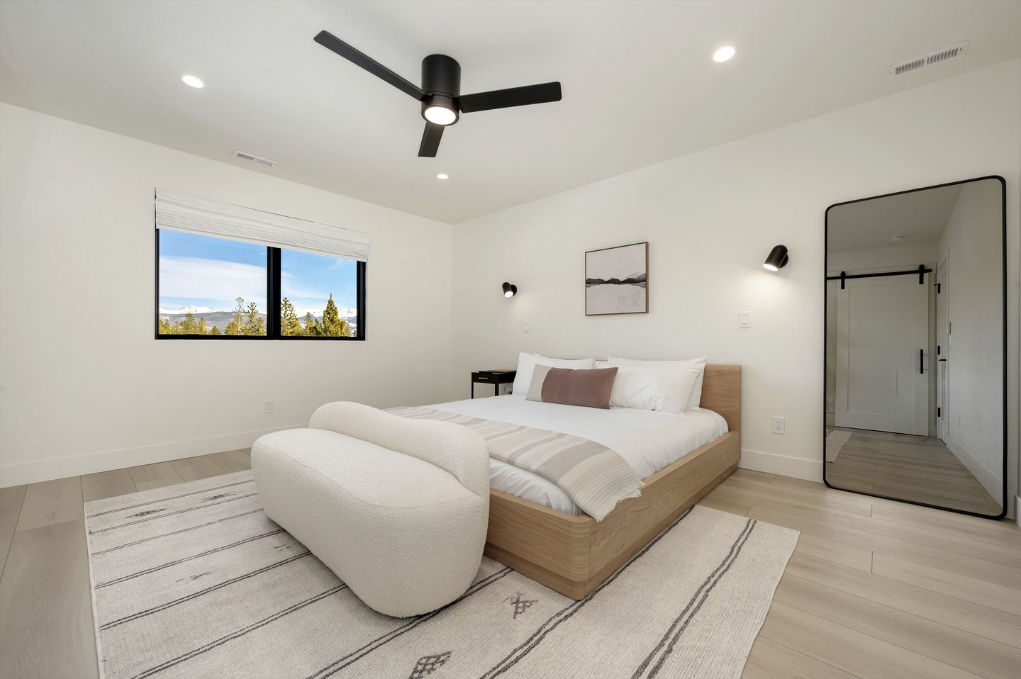 Luxury Villa with Ping-Pong Table and Design Interior in Tabernash, Colorado