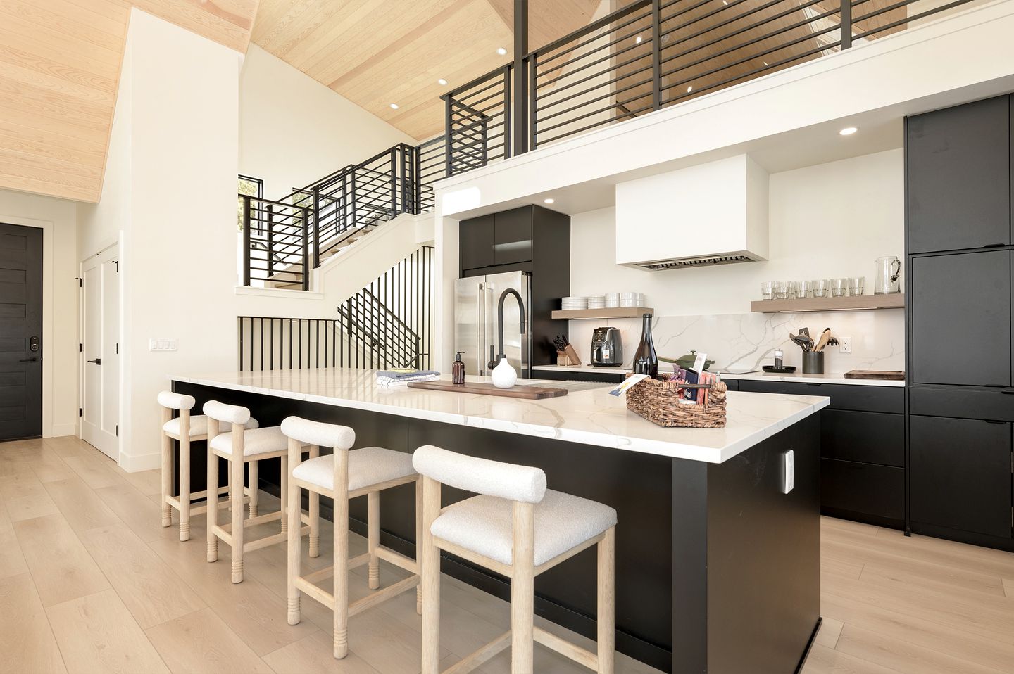 Luxury Villa with Ping-Pong Table and Design Interior in Tabernash, Colorado