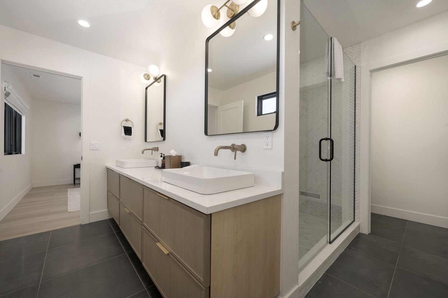 Luxury Villa with Ping-Pong Table and Design Interior in Tabernash, Colorado