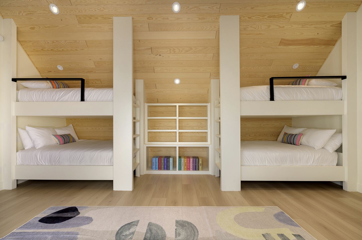 Luxury Villa with Ping-Pong Table and Design Interior in Tabernash, Colorado