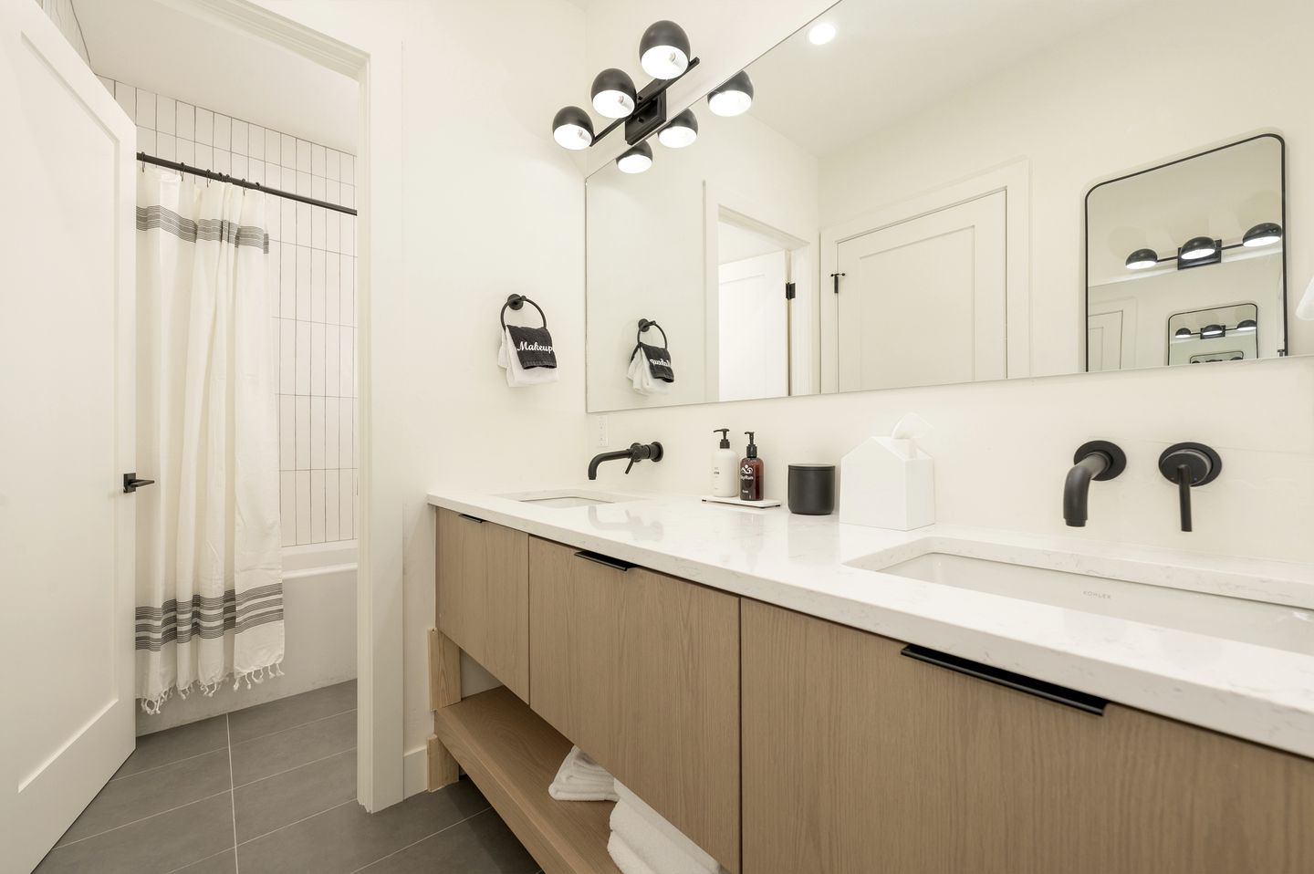 Luxury Villa with Ping-Pong Table and Design Interior in Tabernash, Colorado