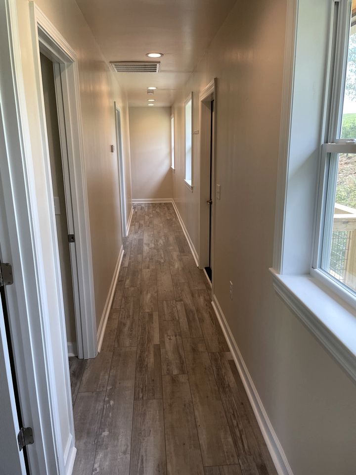 Incredible Waterfront Cabin for a Peaceful Family Getaway near Purlear, North Carolina