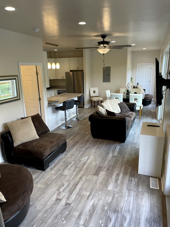 Incredible Waterfront Cabin for a Peaceful Family Getaway near Purlear, North Carolina