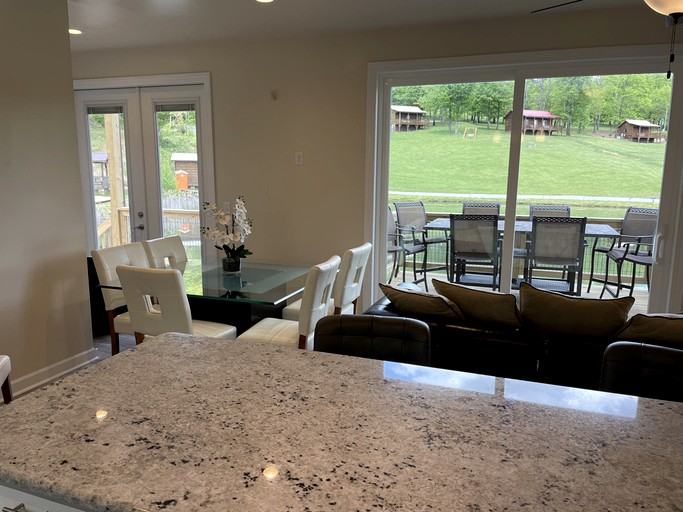 Vacation Rentals (United States of America, Purlear, North Carolina)