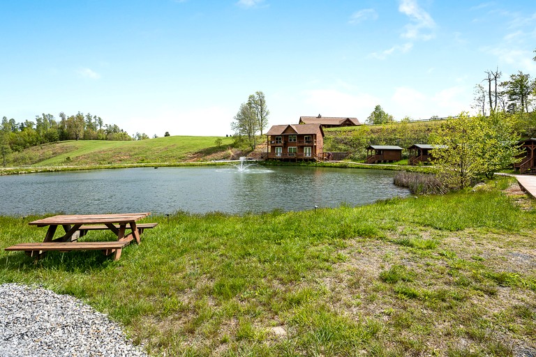 Vacation Rentals (United States of America, Purlear, North Carolina)