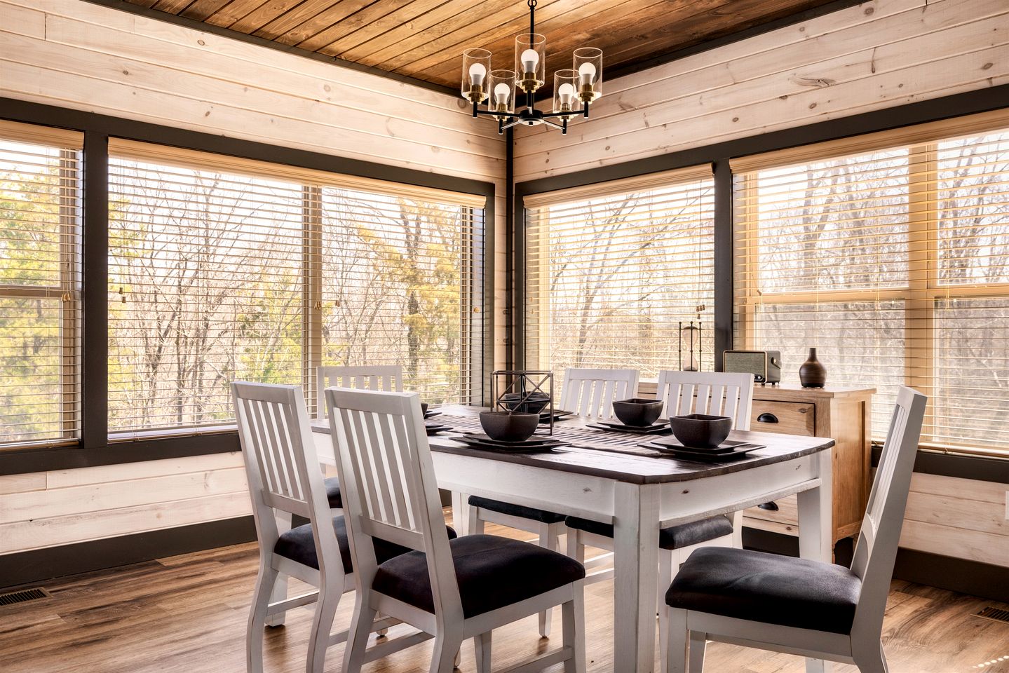 Beautiful Cabin with Private Hot Tub and Panoramic Views of the Great Smoky Mountains on the Skydeck, Minutes from Dollywood