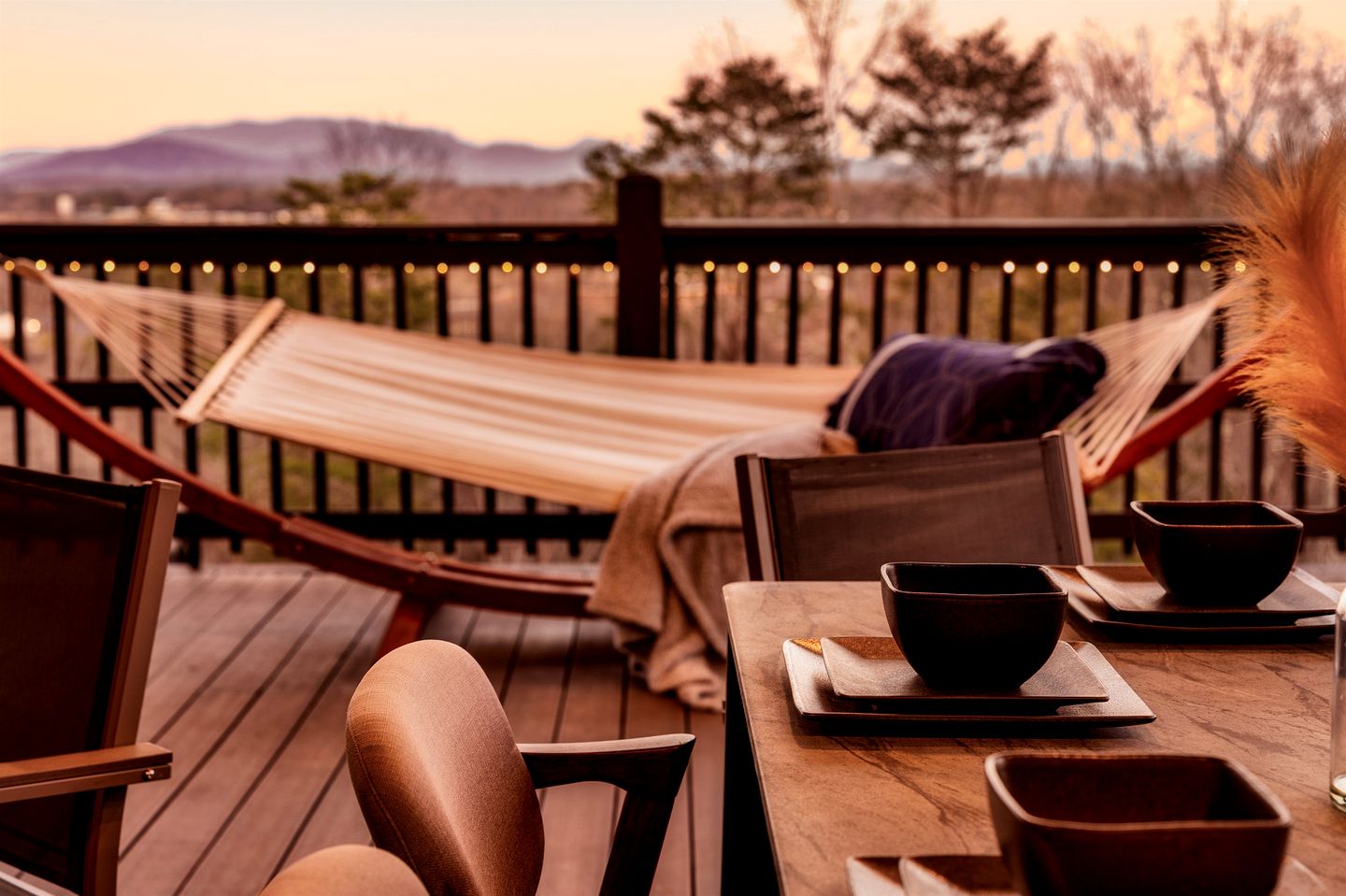 Beautiful Cabin with Private Hot Tub and Panoramic Views of the Great Smoky Mountains on the Skydeck, Minutes from Dollywood