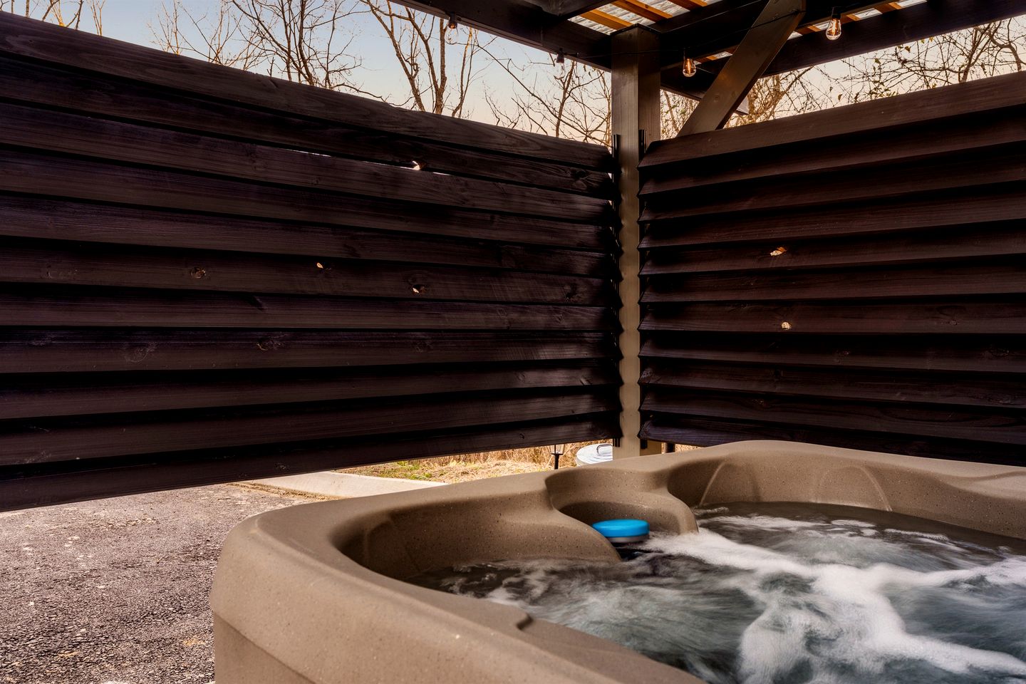 Beautiful Cabin with Private Hot Tub and Panoramic Views of the Great Smoky Mountains on the Skydeck, Minutes from Dollywood