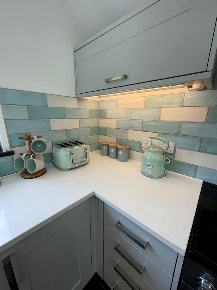Delightful Cottage with Hot-tub in Camelford, England