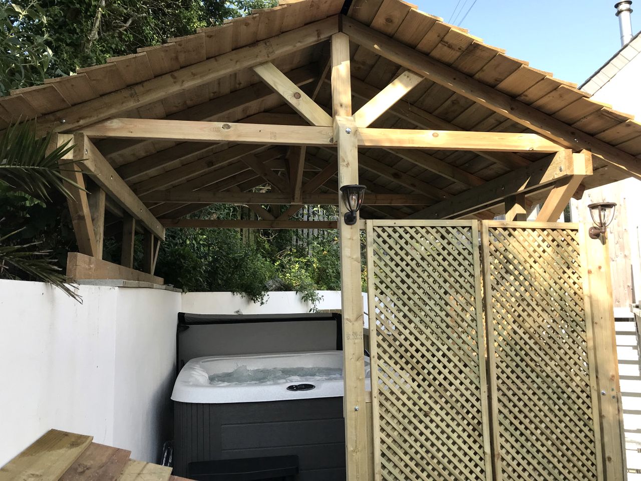 Delightful Cottage with Hot-tub in Camelford, England