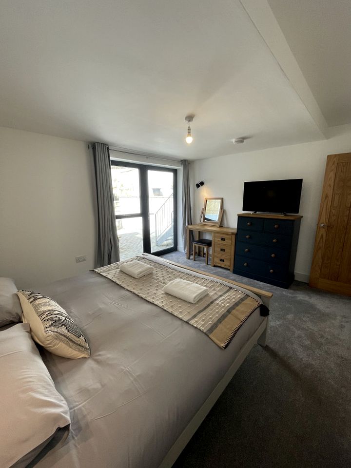 Delightful Cottage with Hot-tub in Camelford, England
