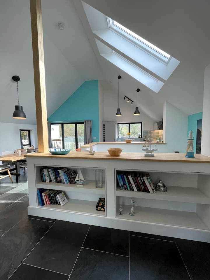 Delightful Cottage with Hot-tub in Camelford, England