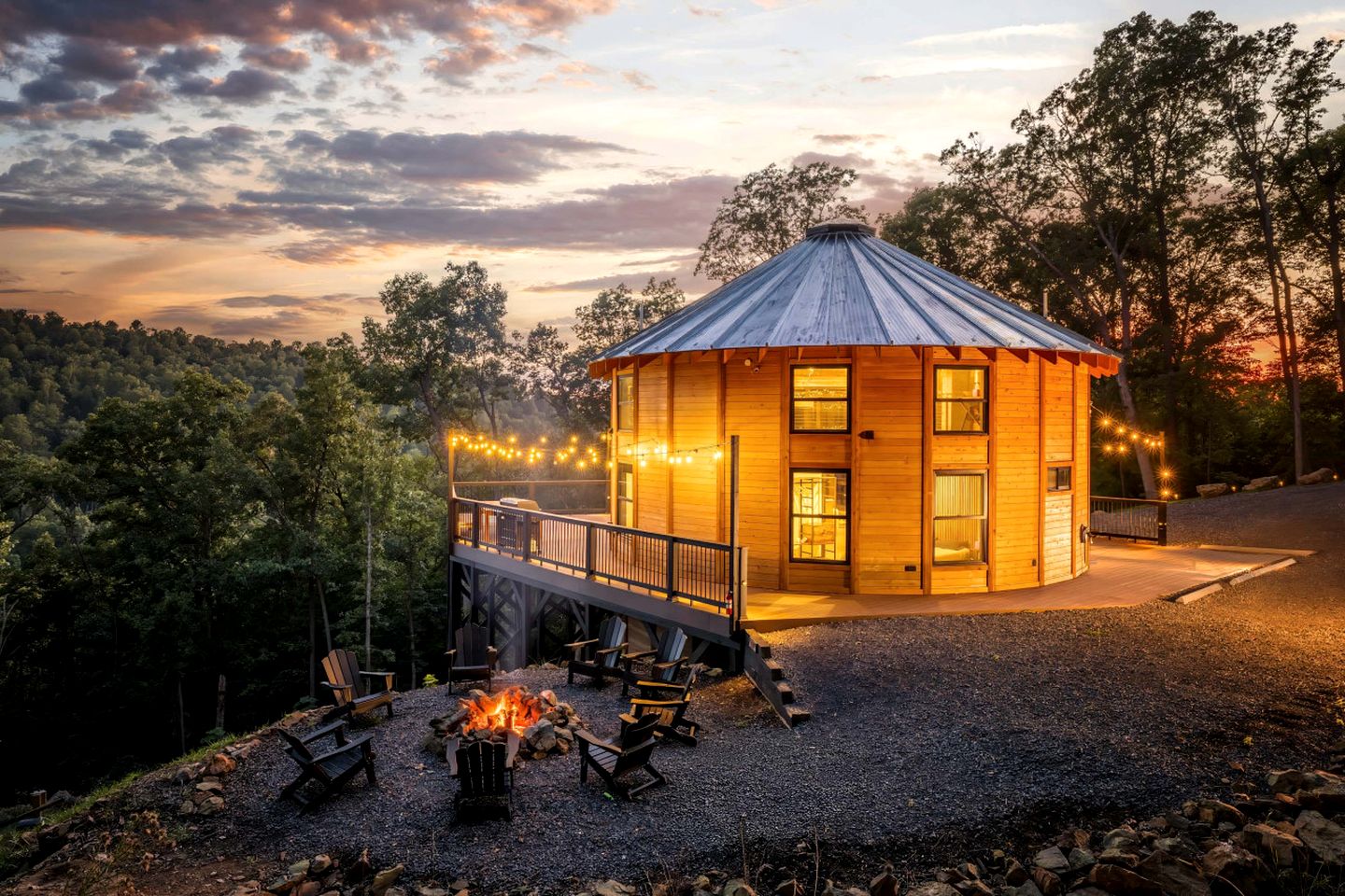 Yurts (United States of America, Front Royal, Virginia)