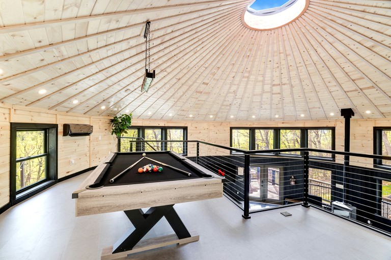 Yurts (United States of America, Front Royal, Virginia)