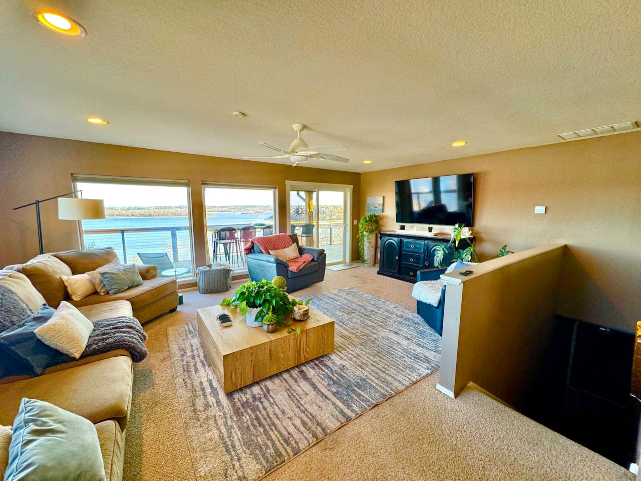 Luxury Lakeview Home with Expansive Two-Level Deck Near Beaver Lake | Rogers, Arkansas