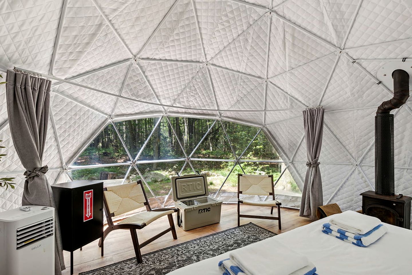 Cozy Mountain Dome Escape Near Beautiful Lakes and Nature in Lincoln, Maine