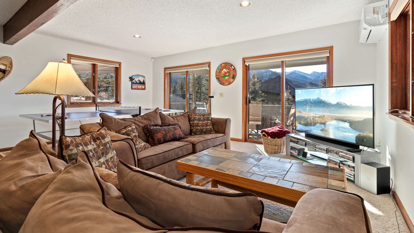 Incredible Mountain Retreat with Hot Tub and Panoramic Views near the Rockies and Estes Park, Colorado