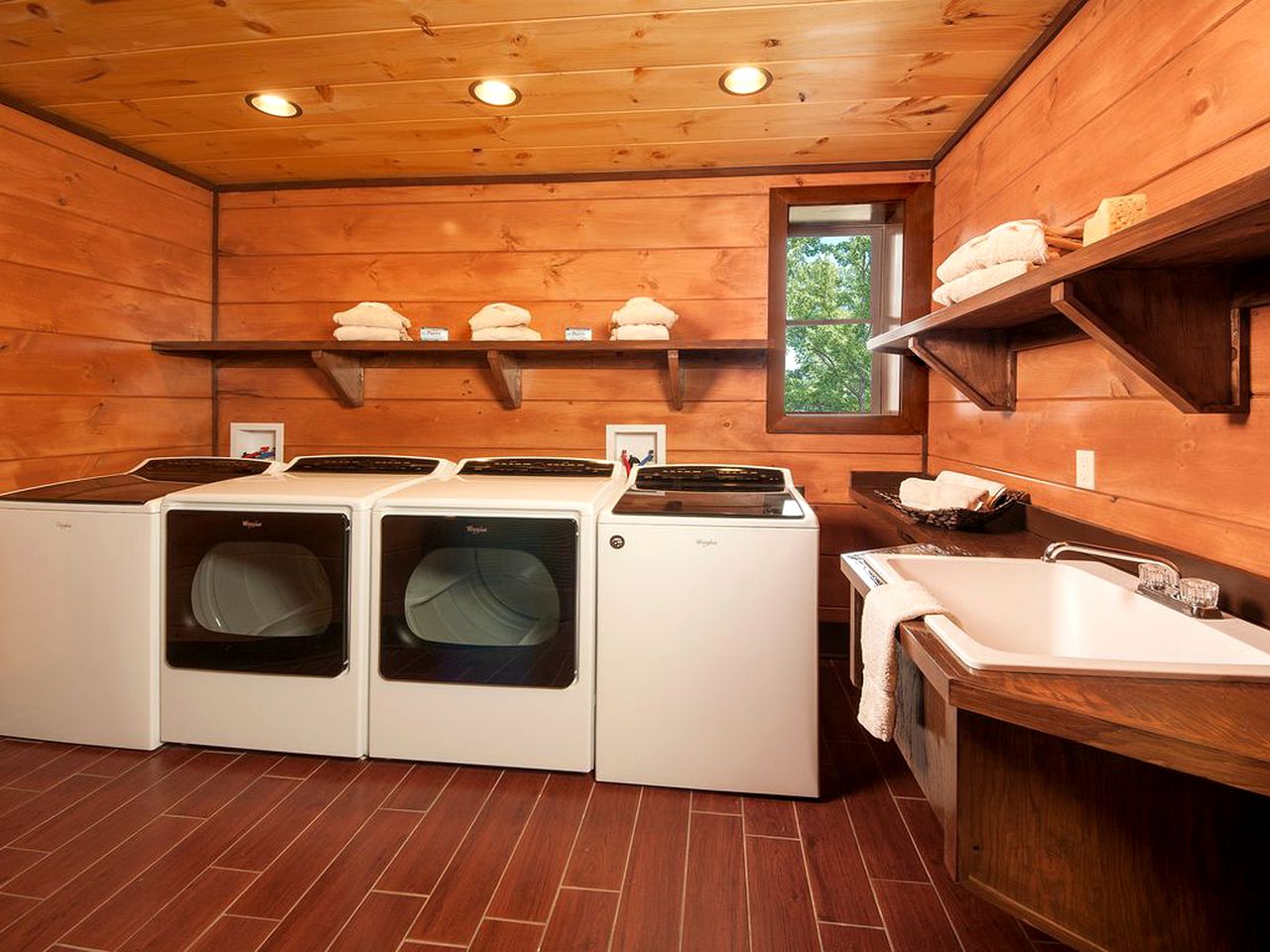 Extraordinary Vacation Cabin for Large Group Rental in Pigeon Forge, Tennessee